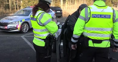 Policie kontroluje řidiče