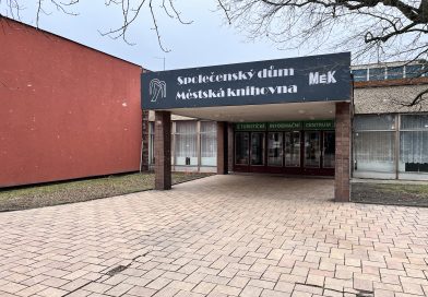 Strážníci z Neratovic zasahovali u hádky. Pak hledali mobil