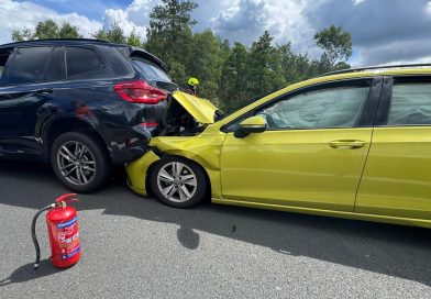 Na dálnici D10 narazilo auto do vozu před sebou 