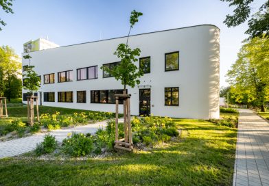 Poliklinika v Neratovicích bojuje o titul Stavbu roku Středočeského kraje. Dokáže vyrobit víc energie, než spotřebuje 