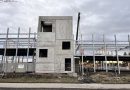 Neratovice otevřou parkovací dům. Kde budou parkovací zóny? ptá se opozice s peticí v ruce