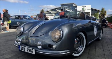 Rallye historických aut Polabím je tu. Na trasu vyrazí i 66 let starý vůz