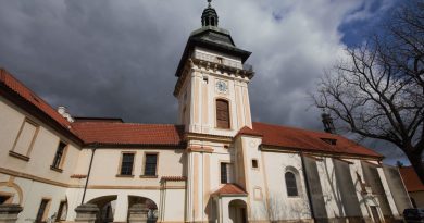 Říkáme si to z očí do očí, vysvětlila radní Benátek nad Jizerou odmítavý postoj města k online přenosu ze zastupitelstva