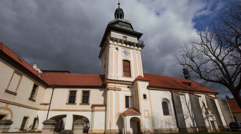 Říkáme si to z očí do očí, vysvětlila radní Benátek nad Jizerou odmítavý postoj města k online přenosu ze zastupitelstva