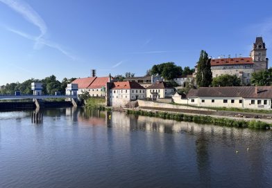 Pět otázek pro lídry. Strany odpovídaly na předvolební otázky