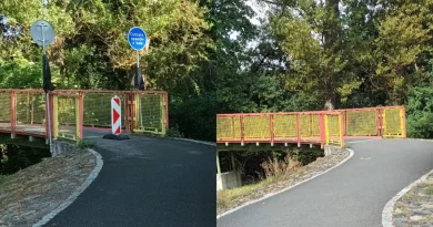 Boj o značku Cyklisto, sesedni z kola. Z lávky přes Labe již zmizela