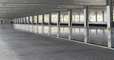 Neratovice otevřely parkovací dům. Stavba vyšla na 183 milionů