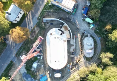 Nový kostel s technologií 3D tisku jde do další fáze. Na věži bude lezecká stěna